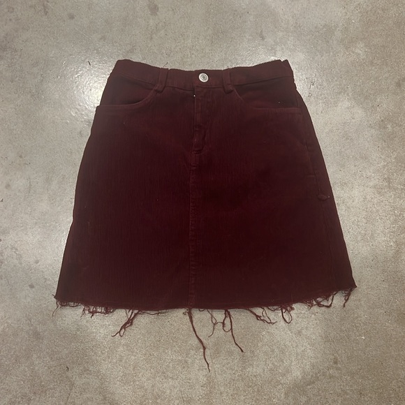 Brandy Melville High Rise Corduroy Mini Skirt Burgundy Size Small - Picture 2 of 6